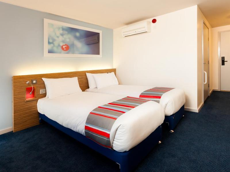 Travelodge Aberdeen Central Esterno foto
