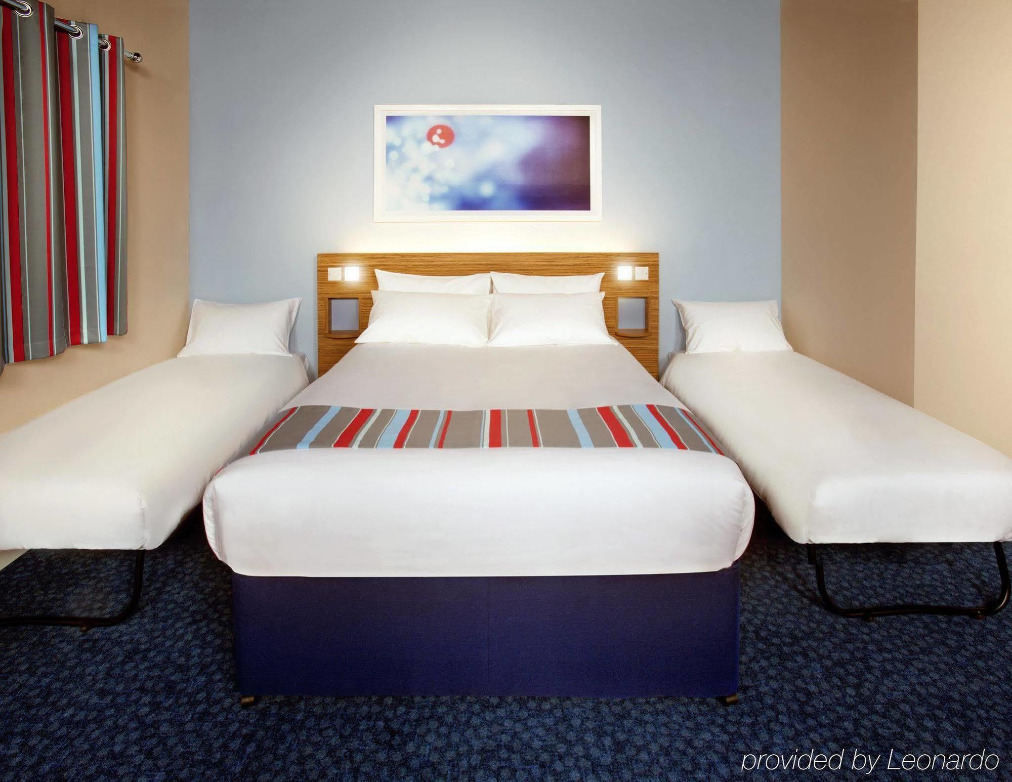 Travelodge Aberdeen Central Esterno foto