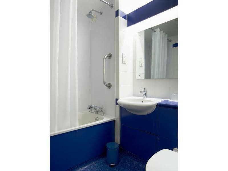 Travelodge Aberdeen Central Esterno foto