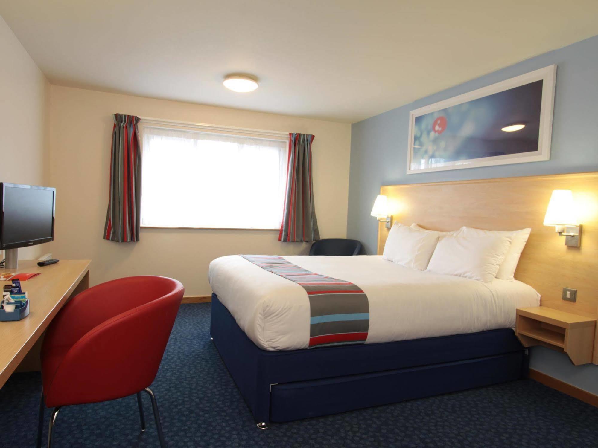 Travelodge Aberdeen Central Esterno foto