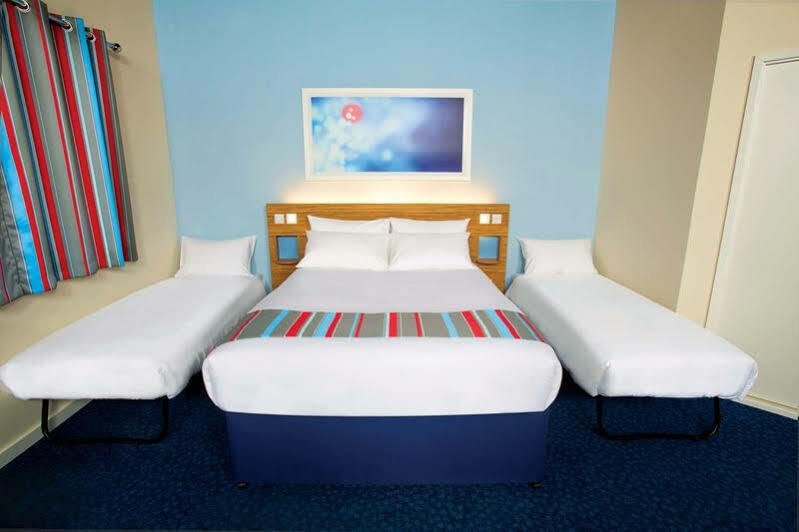 Travelodge Aberdeen Central Esterno foto